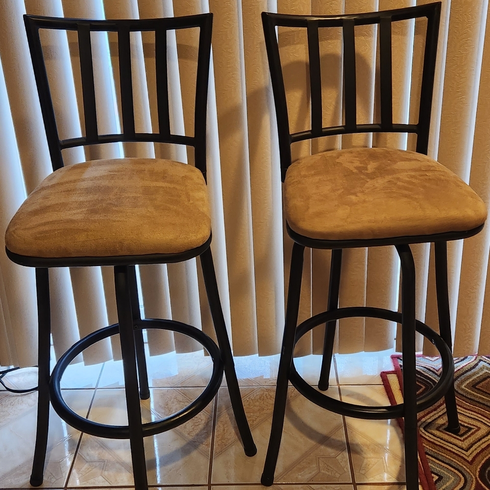 Robinson Adjustable Counter Height Barstool -